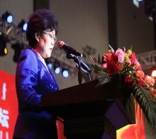 內蒙古自治區教育廳副廳長楊劼在紀念大會上發言